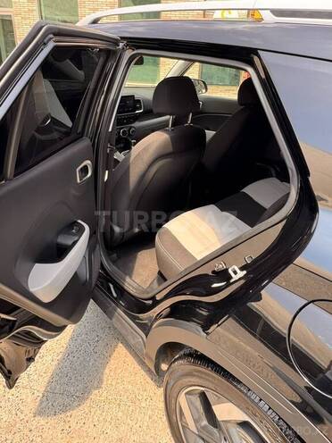Hyundai Venue-6