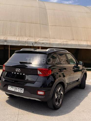 Hyundai Venue-11