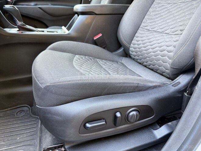 Chevrolet Equinox-8