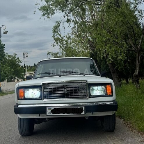 LADA (VAZ) 2107-1