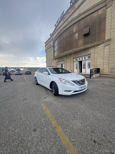 Hyundai Sonata-4
