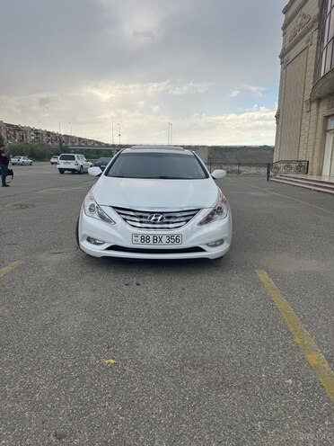 Hyundai Sonata-1