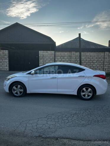 Hyundai Elantra-7