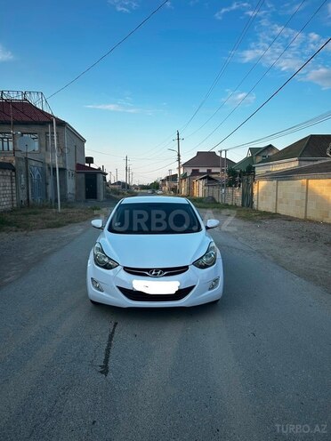 Hyundai Elantra-1