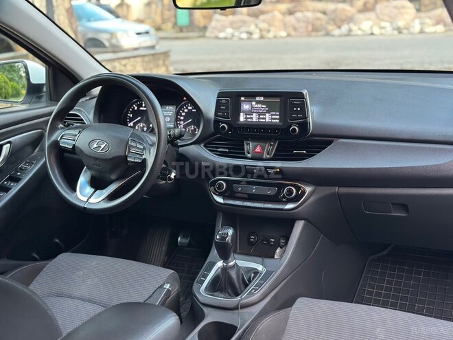 Hyundai i30-6
