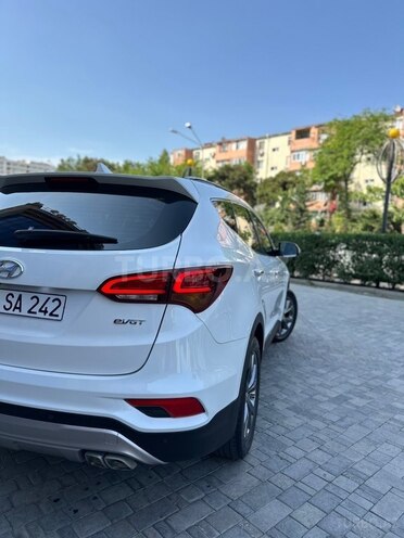 Hyundai Santa Fe-5