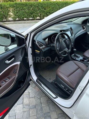 Hyundai Santa Fe-11