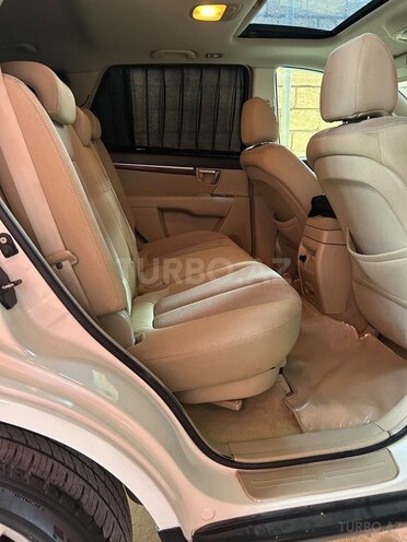 Hyundai Santa Fe-12