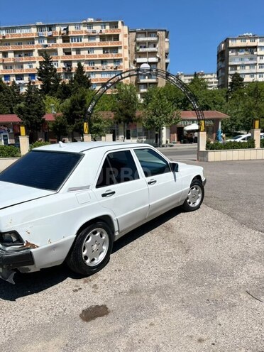 Mercedes 190-2