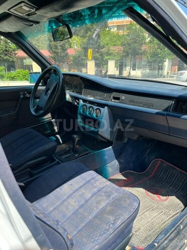Mercedes 190-4