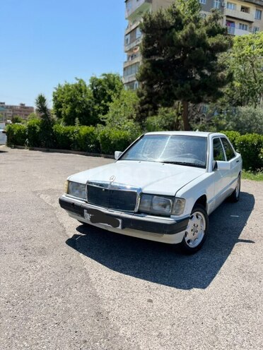 Mercedes 190-1