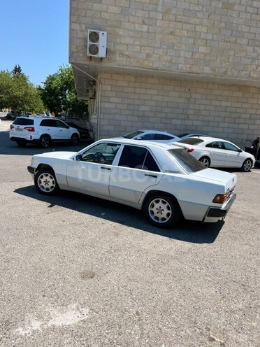Mercedes 190-7
