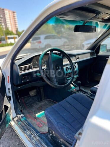 Mercedes 190-9