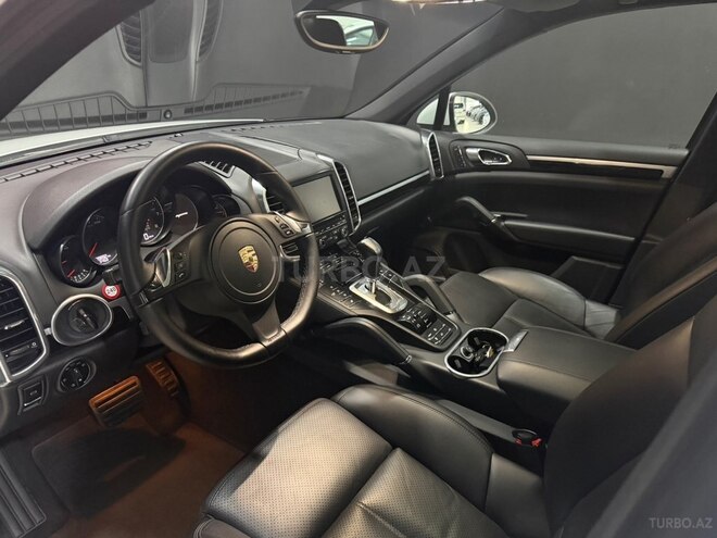 Porsche Cayenne-8