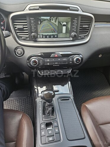 Kia Sorento-12