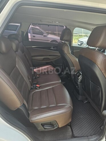 Kia Sorento-13