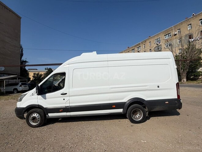Ford Transit-3
