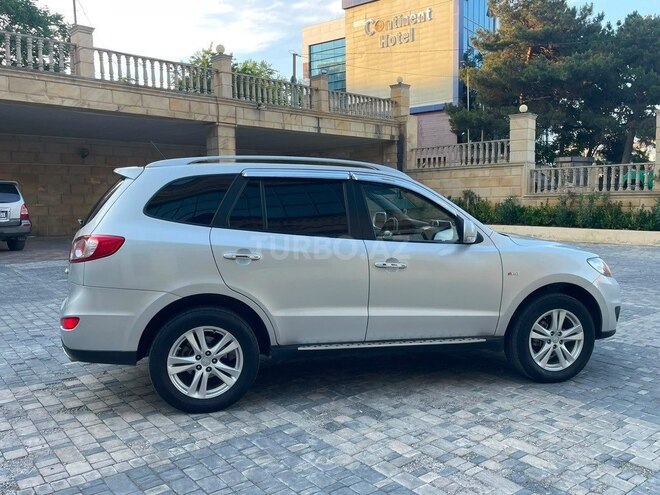 Hyundai Santa Fe-5