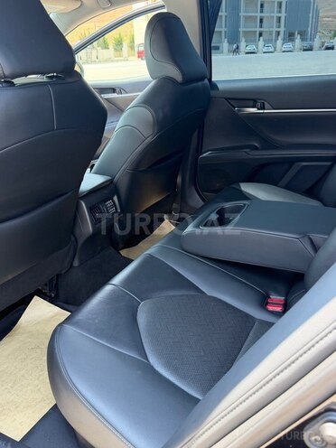 Toyota Camry-7