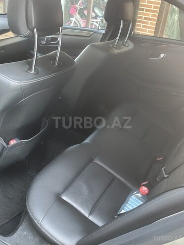 Mercedes E 350 4MATIC-6