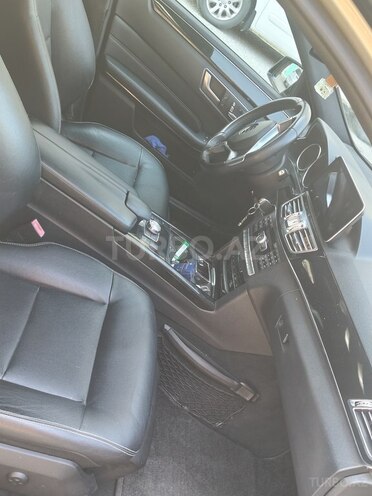 Mercedes E 350 4MATIC-4