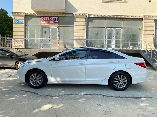 Hyundai Sonata-4