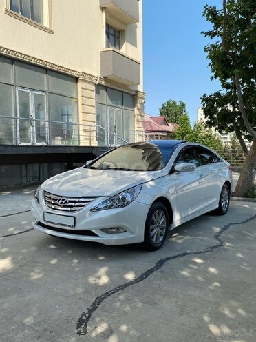 Hyundai Sonata-1