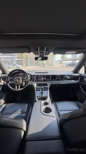 Porsche Panamera-5