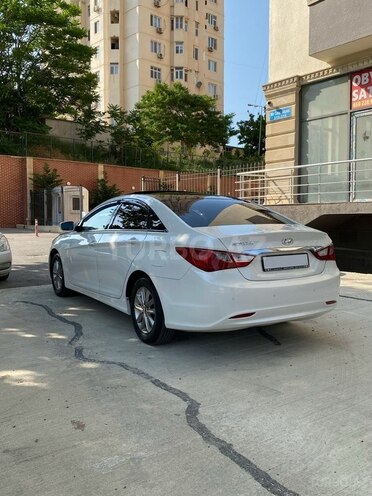 Hyundai Sonata-6