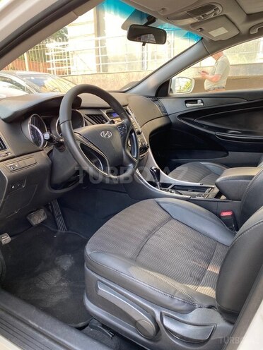Hyundai Sonata-10