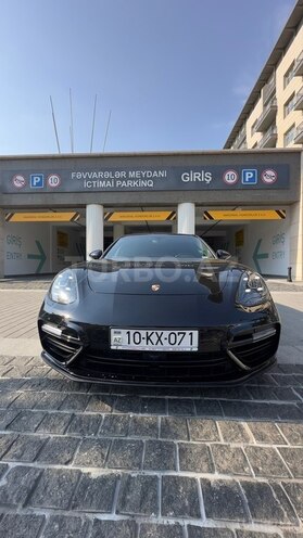 Porsche Panamera-1