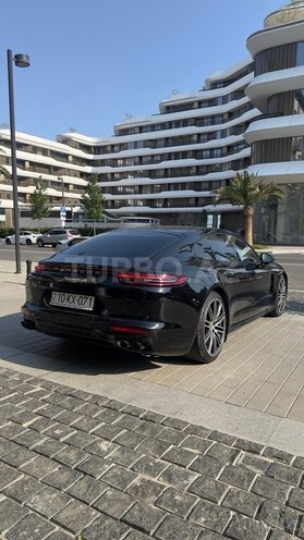 Porsche Panamera-3