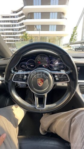 Porsche Panamera-7