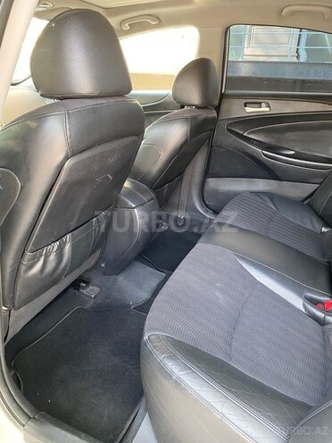 Hyundai Sonata-13