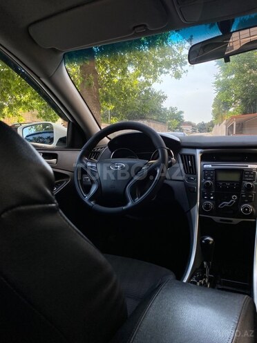 Hyundai Sonata-9