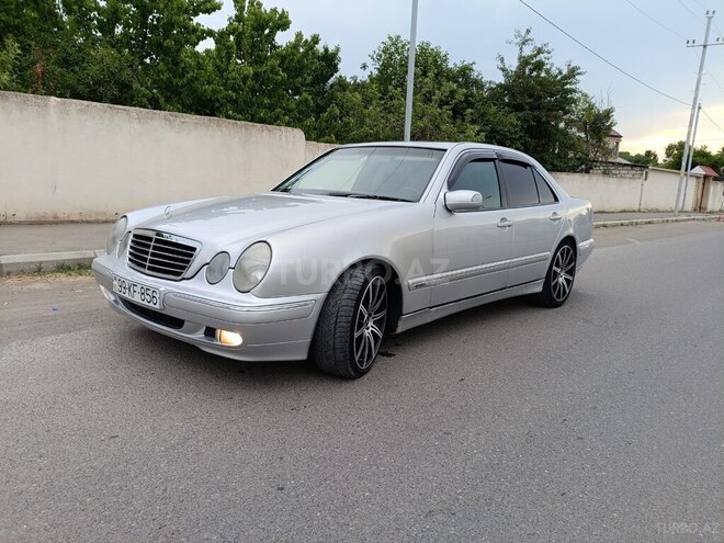 Mercedes E 270-5