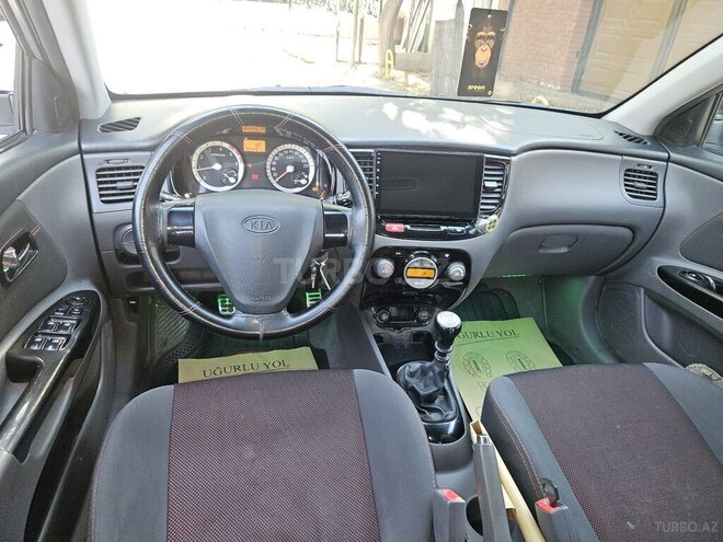 Kia Rio-5