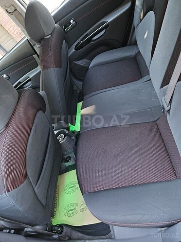 Kia Rio-6