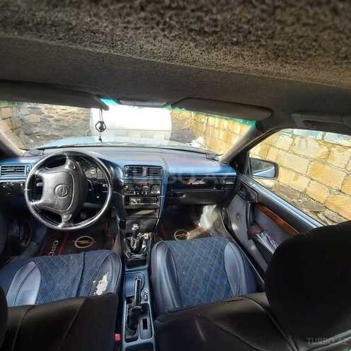 Opel Vectra-4