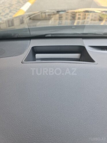 Toyota Camry-12