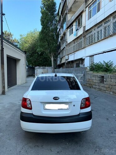 Kia Rio-4