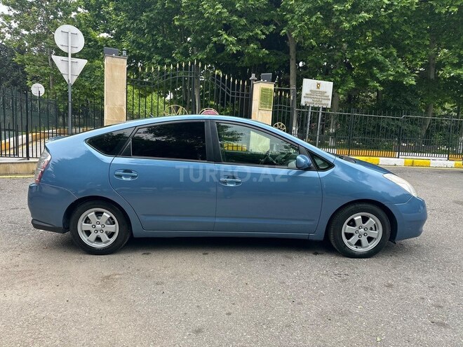 Toyota Prius-8