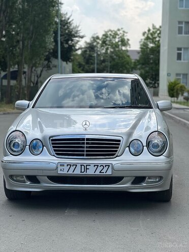 Mercedes E 240-2