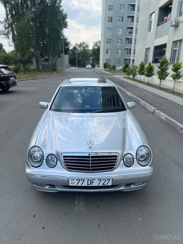 Mercedes E 240-8
