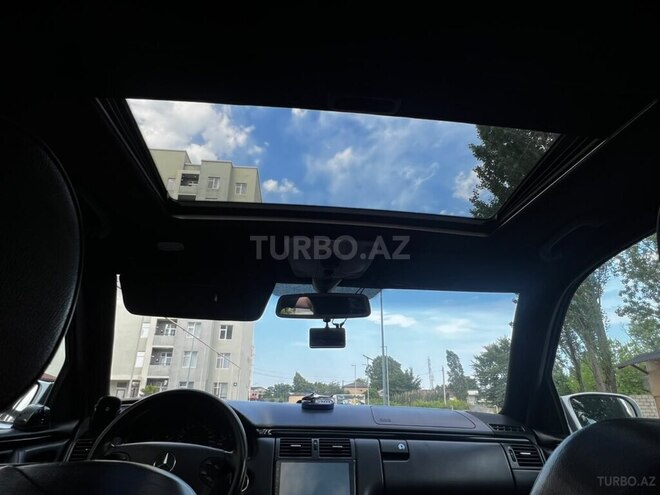 Mercedes E 240-16