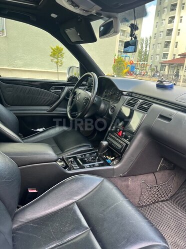 Mercedes E 240-20