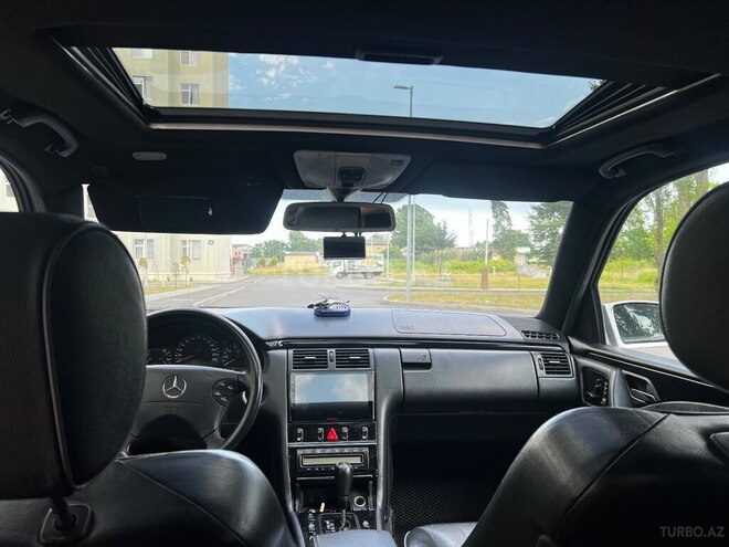 Mercedes E 240-21