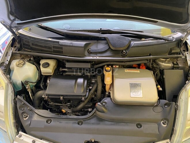 Toyota Prius-3