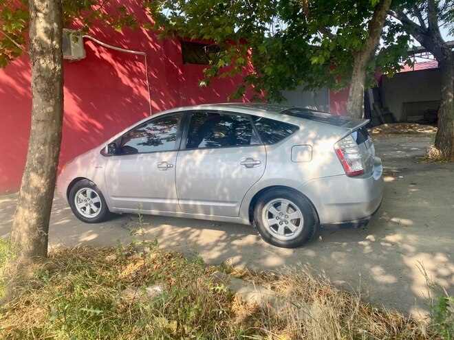 Toyota Prius-5