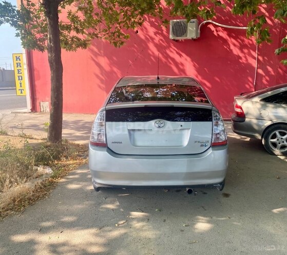 Toyota Prius-4